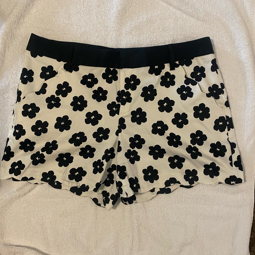 INC International Concepts Floral Black White Shorts 14
